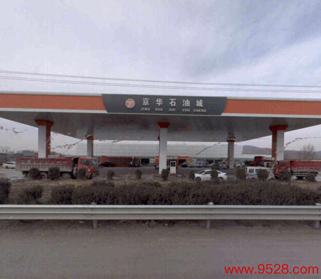 河南禹州阐发一加油站顶棚被雪压垮 官方回话